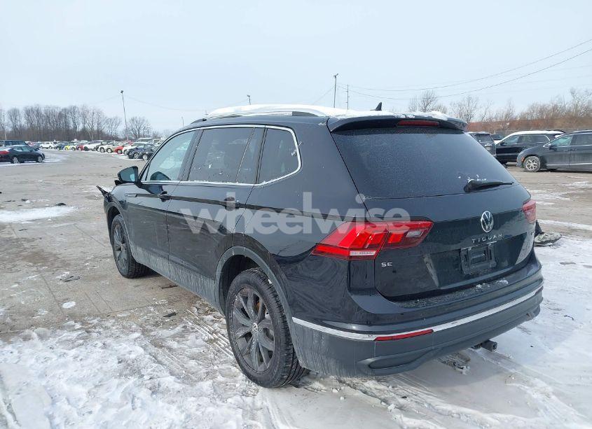 Photo 3 of 2022 Volkswagen Tiguan 2.0T SE (VIN 3VV2B7AX4NM027568)