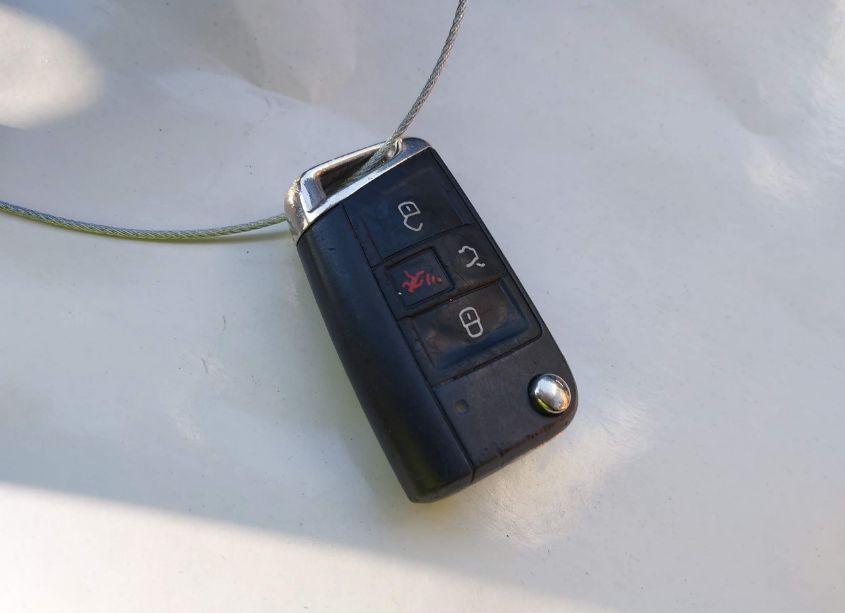 Photo 11 of 2018 Volkswagen Tiguan 2.0T SE/2.0T SEL (VIN 3VV2B7AX5JM004424)