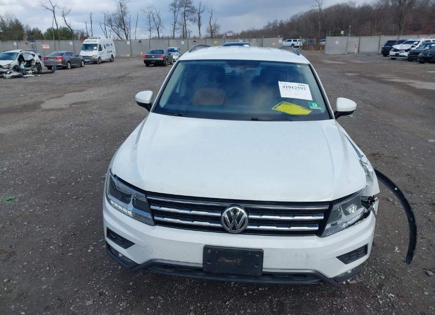 Photo 12 of 2018 Volkswagen Tiguan 2.0T SE/2.0T SEL (VIN 3VV2B7AX5JM004424)