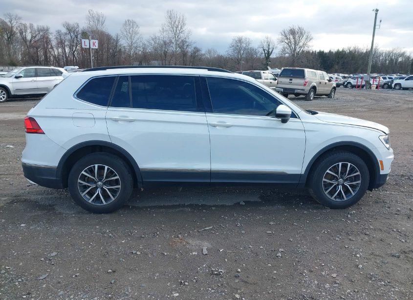 Photo 13 of 2018 Volkswagen Tiguan 2.0T SE/2.0T SEL (VIN 3VV2B7AX5JM004424)