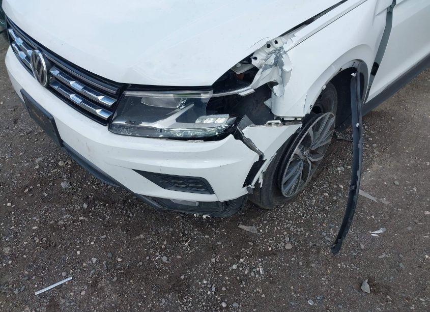 Photo 6 of 2018 Volkswagen Tiguan 2.0T SE/2.0T SEL (VIN 3VV2B7AX5JM004424)