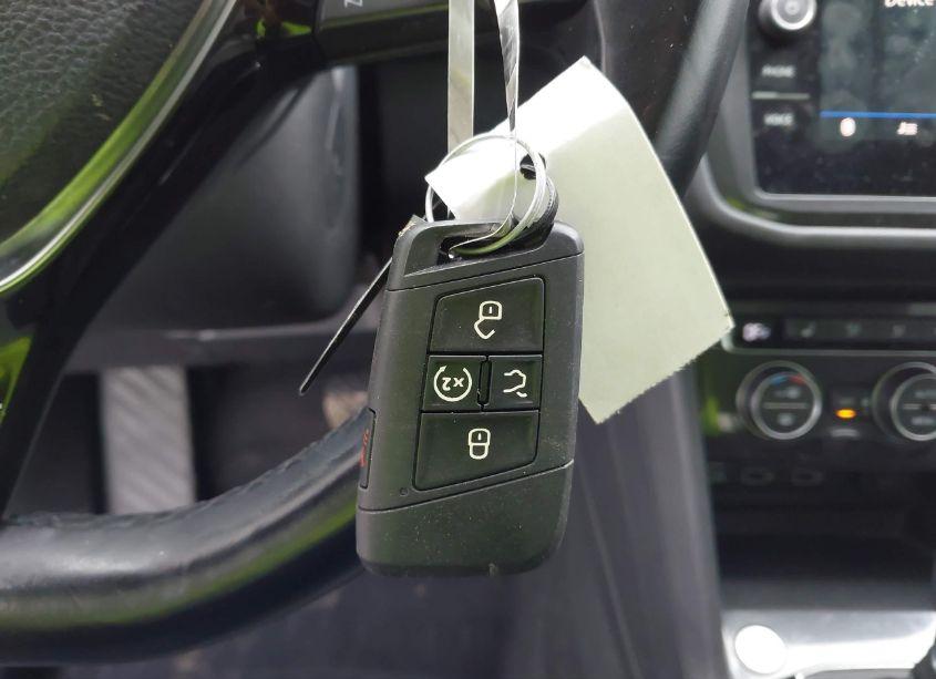 Photo 11 of 2018 Volkswagen Tiguan 2.0T SE/2.0T SEL (VIN 3VV2B7AX5JM043661)