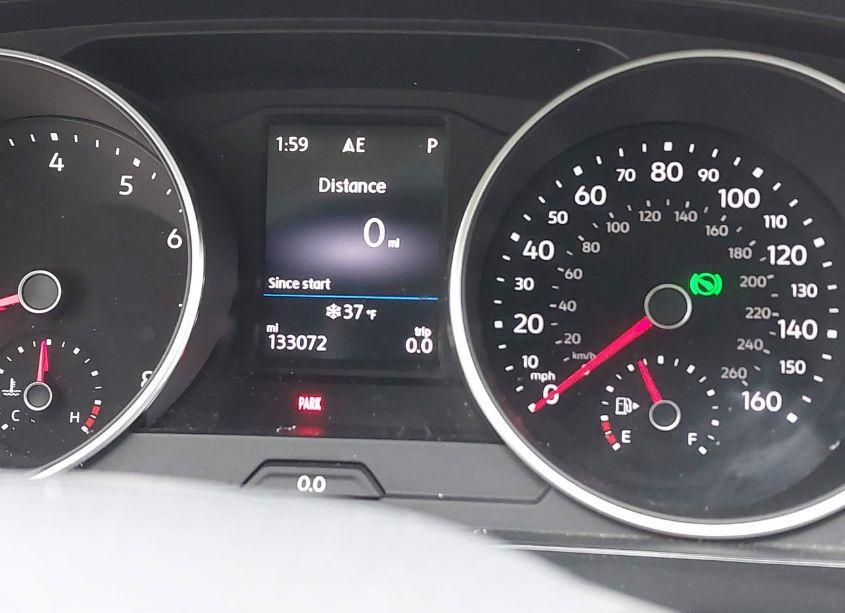 Photo 15 of 2018 Volkswagen Tiguan 2.0T SE/2.0T SEL (VIN 3VV2B7AX5JM043661)