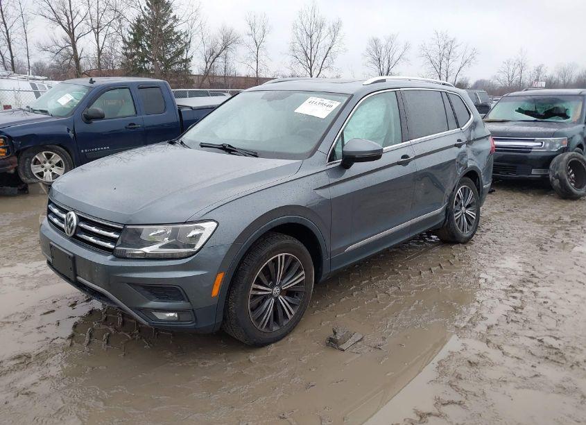 Photo 2 of 2018 Volkswagen Tiguan 2.0T SE/2.0T SEL (VIN 3VV2B7AX5JM043661)