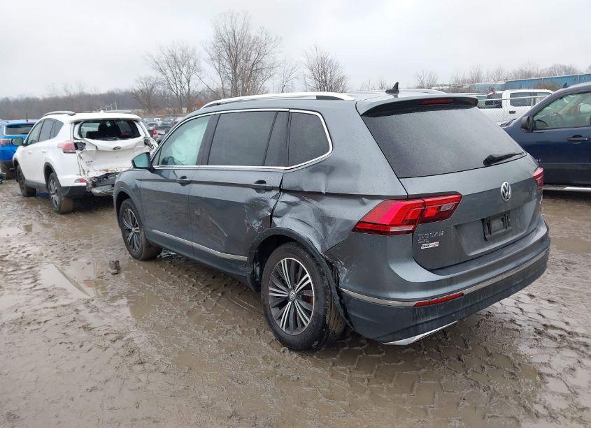 Photo 3 of 2018 Volkswagen Tiguan 2.0T SE/2.0T SEL (VIN 3VV2B7AX5JM043661)