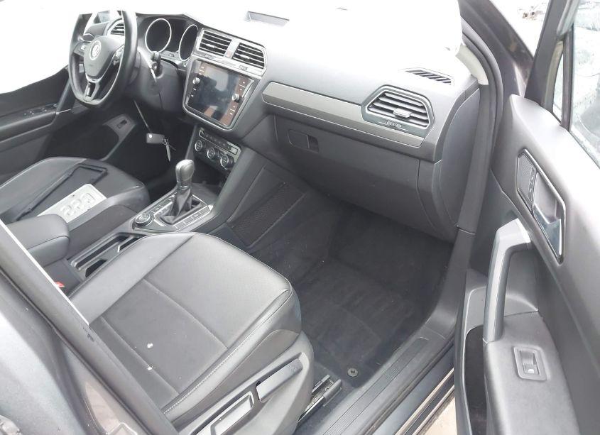 Photo 5 of 2018 Volkswagen Tiguan 2.0T SE/2.0T SEL (VIN 3VV2B7AX5JM043661)