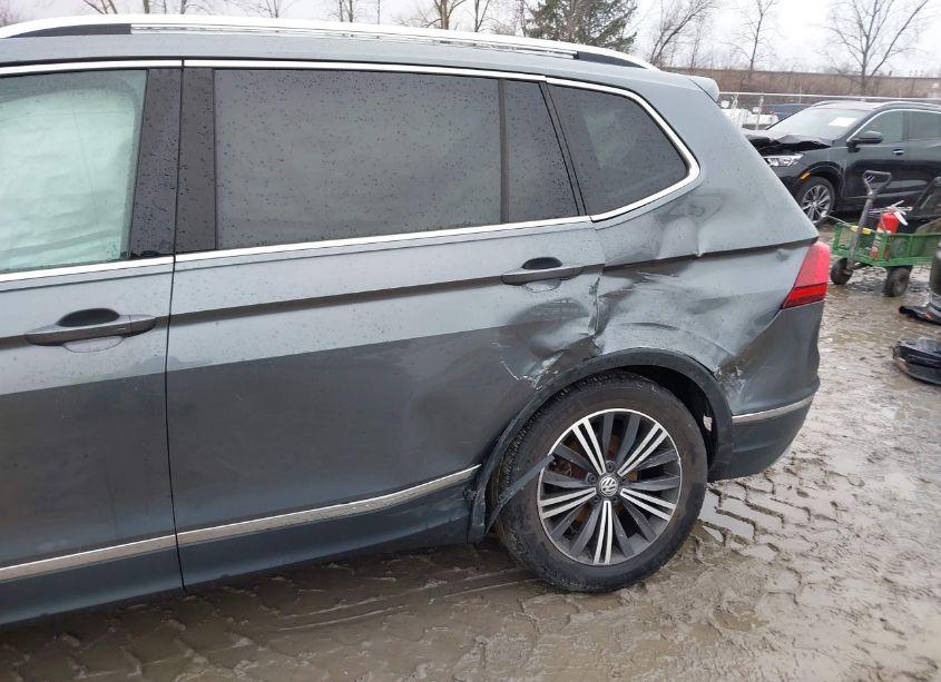Photo 6 of 2018 Volkswagen Tiguan 2.0T SE/2.0T SEL (VIN 3VV2B7AX5JM043661)