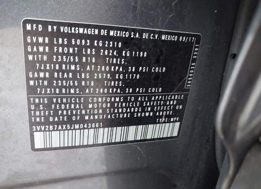 Photo 9 of 2018 Volkswagen Tiguan 2.0T SE/2.0T SEL (VIN 3VV2B7AX5JM043661)