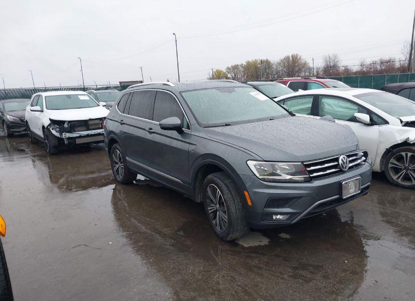 2018 Volkswagen Tiguan 2.0T SE/SEL (VIN 3VV2B7AX5JM062114) main photo