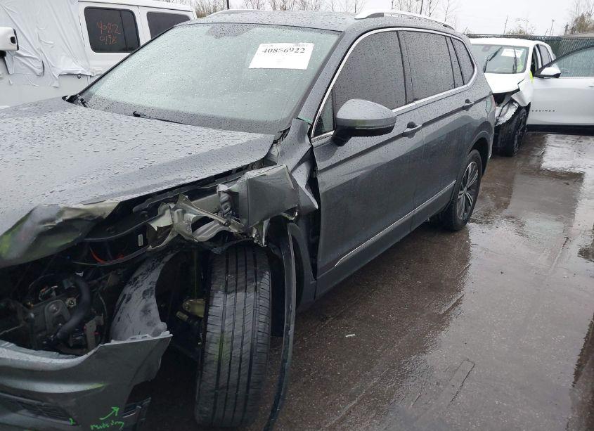 Photo 17 of 2018 Volkswagen Tiguan 2.0T SE/SEL (VIN 3VV2B7AX5JM062114)