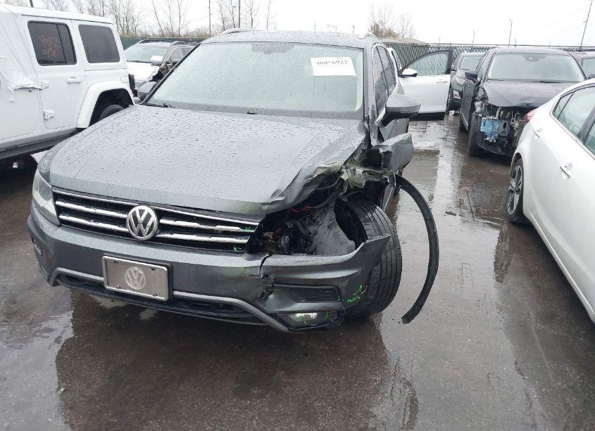 Photo 6 of 2018 Volkswagen Tiguan 2.0T SE/SEL (VIN 3VV2B7AX5JM062114)