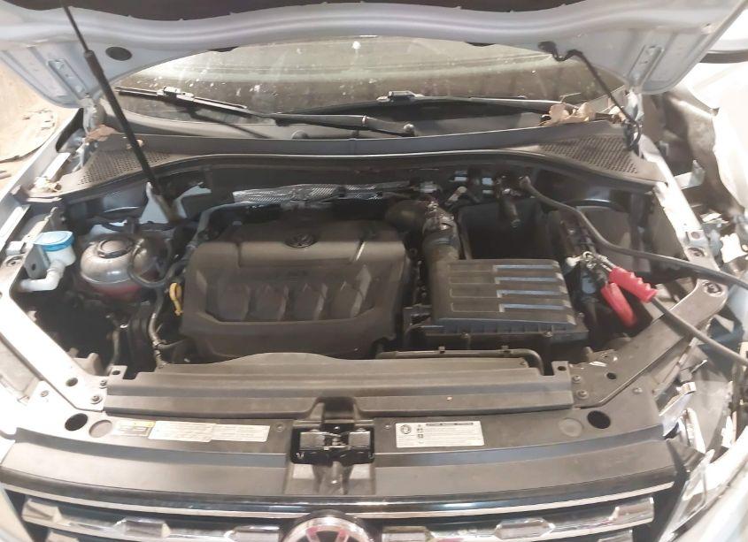 Photo 10 of 2018 Volkswagen Tiguan 2.0T SE/2.0T SEL (VIN 3VV2B7AX5JM115345)