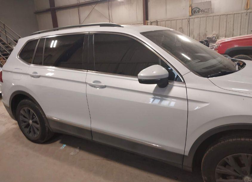 Photo 14 of 2018 Volkswagen Tiguan 2.0T SE/2.0T SEL (VIN 3VV2B7AX5JM115345)