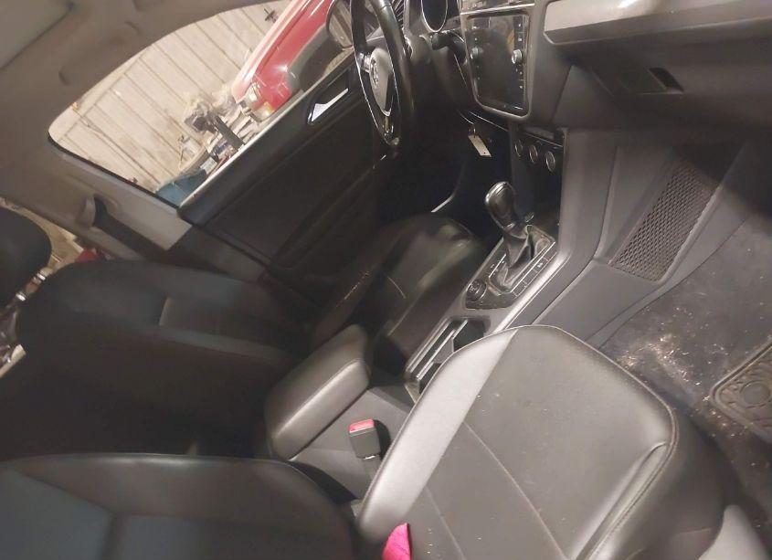 Photo 5 of 2018 Volkswagen Tiguan 2.0T SE/2.0T SEL (VIN 3VV2B7AX5JM115345)