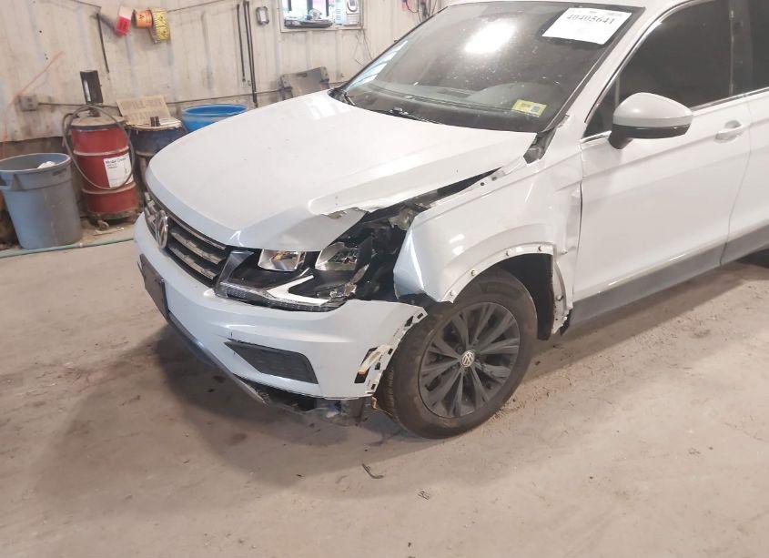 Photo 6 of 2018 Volkswagen Tiguan 2.0T SE/2.0T SEL (VIN 3VV2B7AX5JM115345)