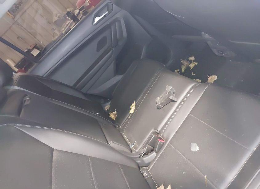 Photo 8 of 2018 Volkswagen Tiguan 2.0T SE/2.0T SEL (VIN 3VV2B7AX5JM115345)