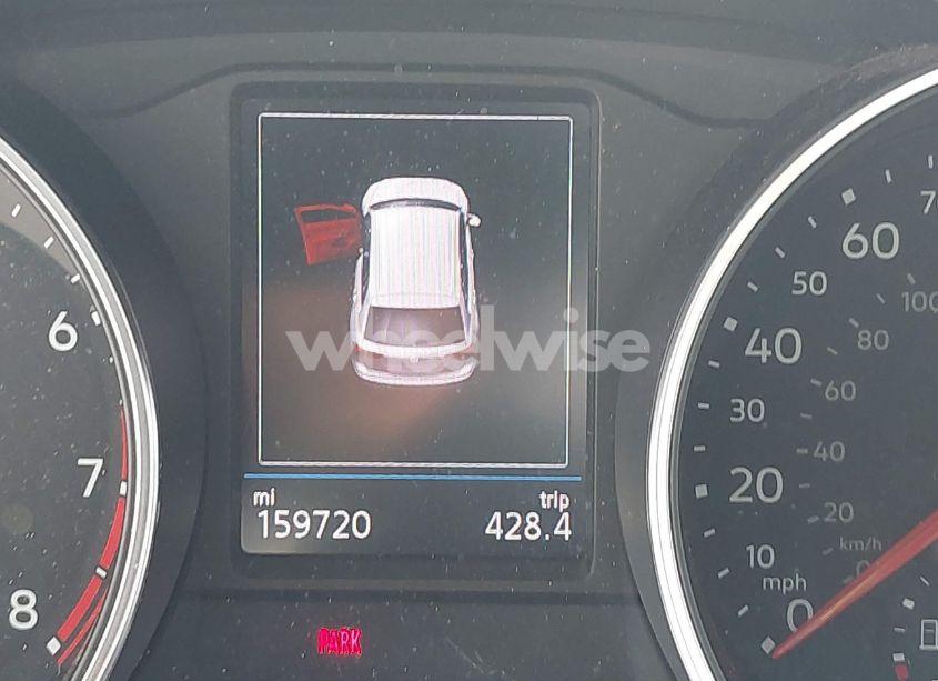 Photo 15 of 2018 Volkswagen Tiguan 2.0T SE/2.0T SEL (VIN 3VV2B7AX5JM211816)