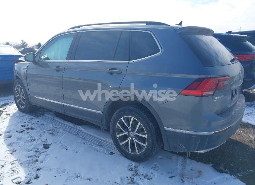 Photo 3 of 2018 Volkswagen Tiguan 2.0T SE/2.0T SEL (VIN 3VV2B7AX5JM211816)
