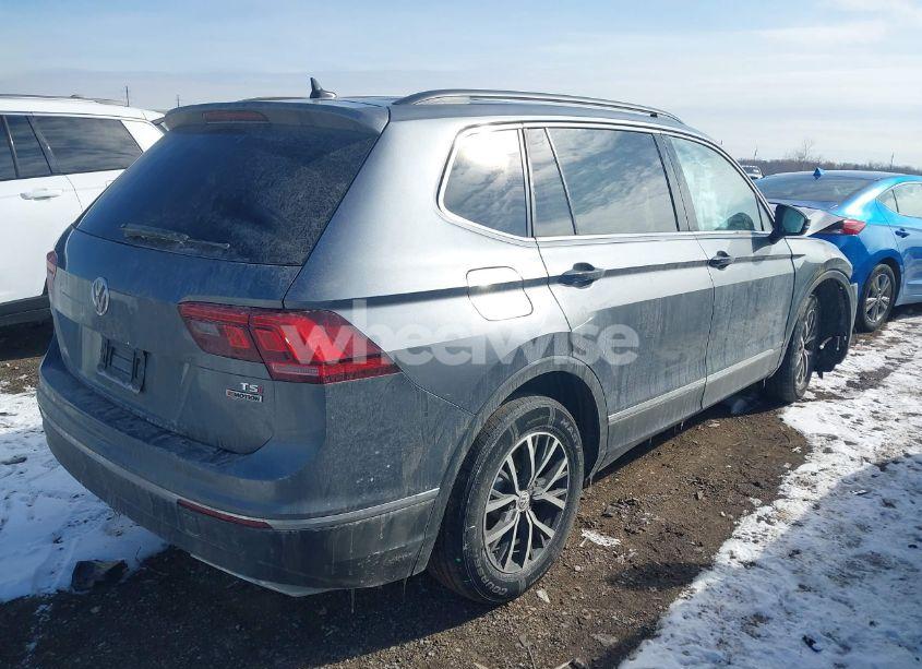 Photo 4 of 2018 Volkswagen Tiguan 2.0T SE/2.0T SEL (VIN 3VV2B7AX5JM211816)