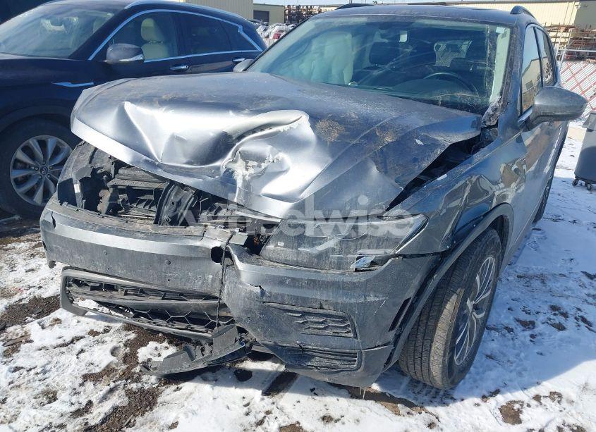 Photo 6 of 2018 Volkswagen Tiguan 2.0T SE/2.0T SEL (VIN 3VV2B7AX5JM211816)