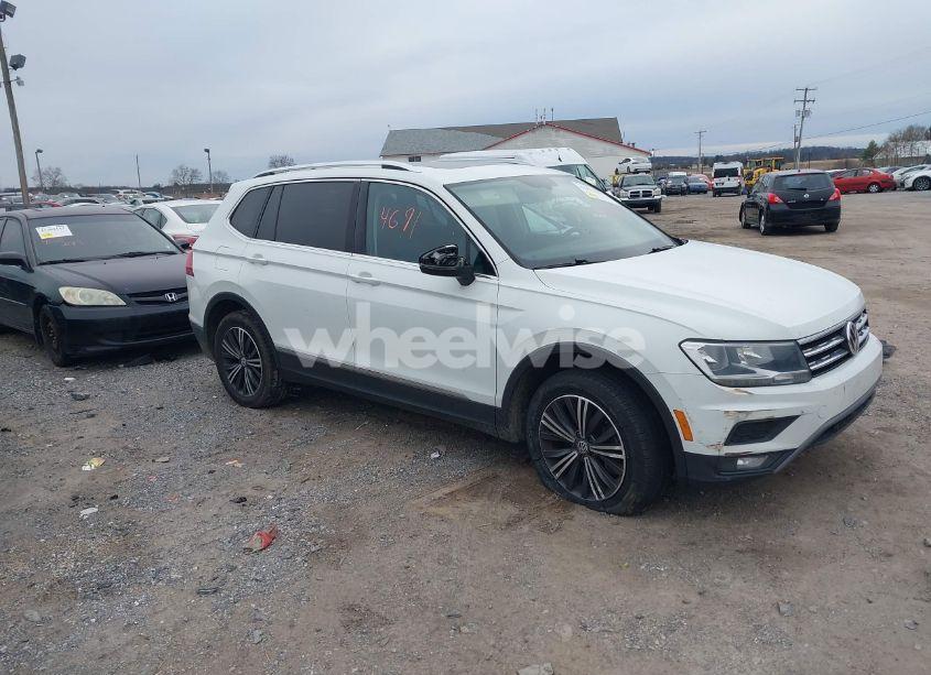 Photo 13 of 2019 Volkswagen Tiguan 2.0T SE/2.0T SEL/2.0T SEL R-LINE/2.0T SEL R-LINE BLACK (VIN 3VV2B7AX5KM036131)