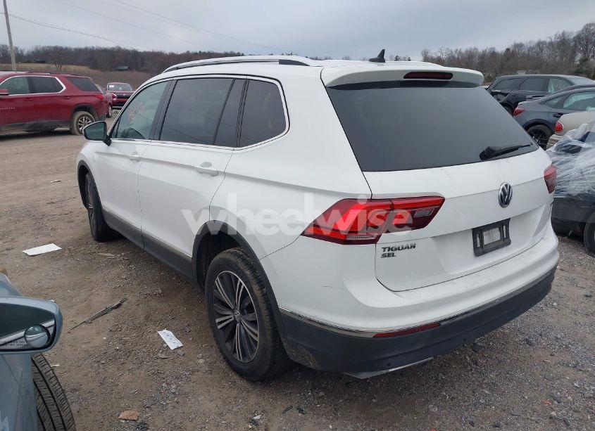 Photo 3 of 2019 Volkswagen Tiguan 2.0T SE/2.0T SEL/2.0T SEL R-LINE/2.0T SEL R-LINE BLACK (VIN 3VV2B7AX5KM036131)