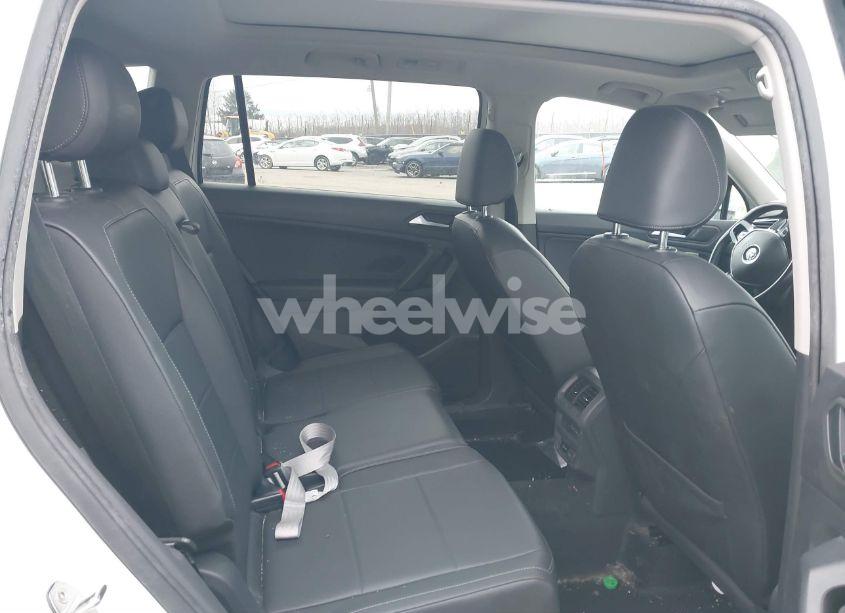 Photo 8 of 2019 Volkswagen Tiguan 2.0T SE/2.0T SEL/2.0T SEL R-LINE/2.0T SEL R-LINE BLACK (VIN 3VV2B7AX5KM036131)