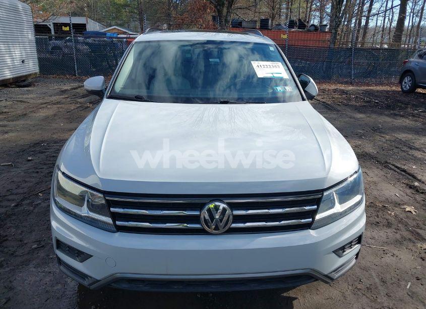 Photo 12 of 2019 Volkswagen Tiguan 2.0T SE/2.0T SEL/2.0T SEL R-LINE/2.0T SEL R-LINE BLACK (VIN 3VV2B7AX5KM037165)