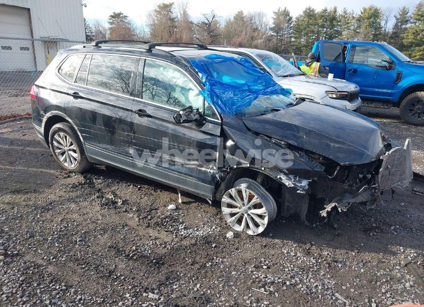 2019 Volkswagen Tiguan 2.0T SE/2.0T SEL/2.0T SEL R-LINE/2.0T SEL R-LINE BLACK (VIN 3VV2B7AX5KM043841) main photo