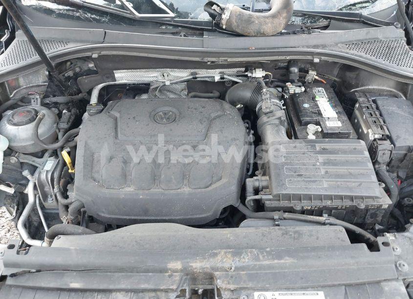 Photo 10 of 2019 Volkswagen Tiguan 2.0T SE/2.0T SEL/2.0T SEL R-LINE/2.0T SEL R-LINE BLACK (VIN 3VV2B7AX5KM043841)