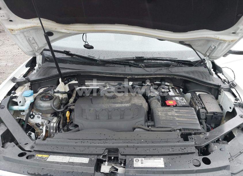 Photo 10 of 2019 Volkswagen Tiguan 2.0T SE/2.0T SEL/2.0T SEL R-LINE/2.0T SEL R-LINE BLACK (VIN 3VV2B7AX5KM052653)