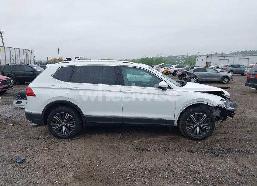 Photo 14 of 2019 Volkswagen Tiguan 2.0T SE/2.0T SEL/2.0T SEL R-LINE/2.0T SEL R-LINE BLACK (VIN 3VV2B7AX5KM052653)