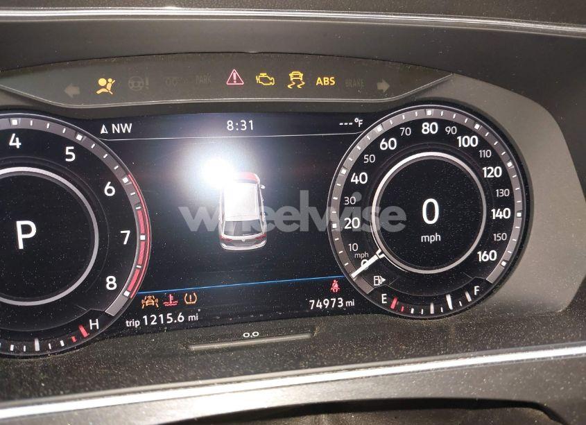 Photo 16 of 2019 Volkswagen Tiguan 2.0T SE/2.0T SEL/2.0T SEL R-LINE/2.0T SEL R-LINE BLACK (VIN 3VV2B7AX5KM052653)