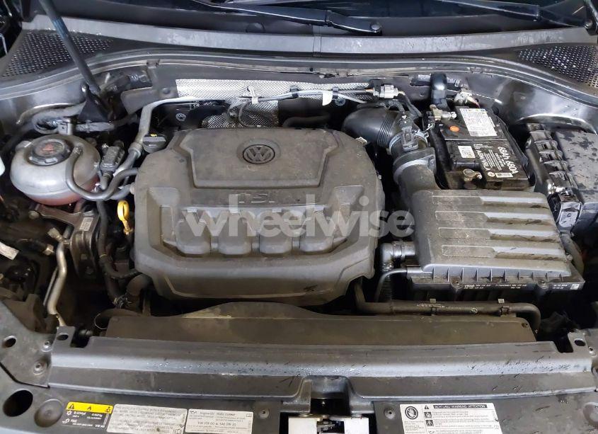 Photo 10 of 2019 Volkswagen Tiguan 2.0T SE/2.0T SEL/2.0T SEL R-LINE/2.0T SEL R-LINE BLACK (VIN 3VV2B7AX5KM074555)