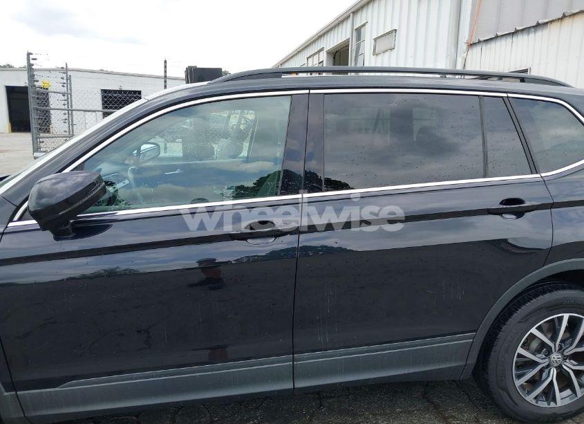 Photo 14 of 2019 Volkswagen Tiguan 2.0T SE/2.0T SEL/2.0T SEL R-LINE/2.0T SEL R-LINE BLACK (VIN 3VV2B7AX5KM074555)