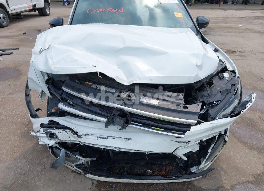 Photo 19 of 2019 Volkswagen Tiguan 2.0T SE/2.0T SEL/2.0T SEL R-LINE/2.0T SEL R-LINE BLACK (VIN 3VV2B7AX5KM162540)