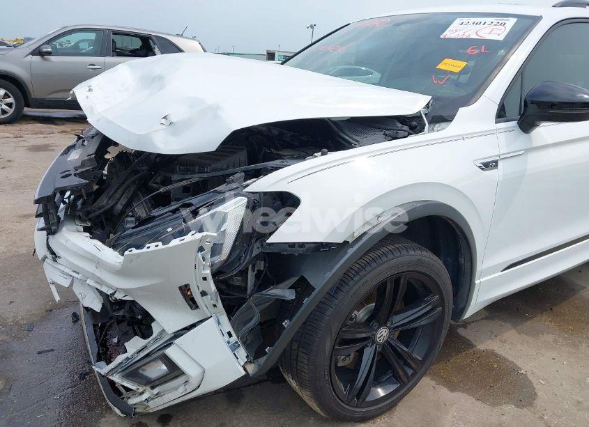 Photo 20 of 2019 Volkswagen Tiguan 2.0T SE/2.0T SEL/2.0T SEL R-LINE/2.0T SEL R-LINE BLACK (VIN 3VV2B7AX5KM162540)