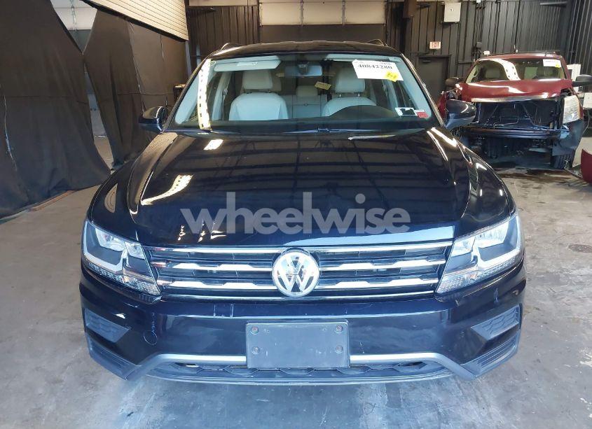 Photo 12 of 2019 Volkswagen Tiguan 2.0T SE/2.0T SEL/2.0T SEL R-LINE/2.0T SEL R-LINE BLACK (VIN 3VV2B7AX5KM184618)