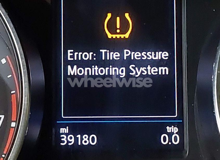 Photo 15 of 2019 Volkswagen Tiguan 2.0T SE/2.0T SEL/2.0T SEL R-LINE/2.0T SEL R-LINE BLACK (VIN 3VV2B7AX5KM184618)