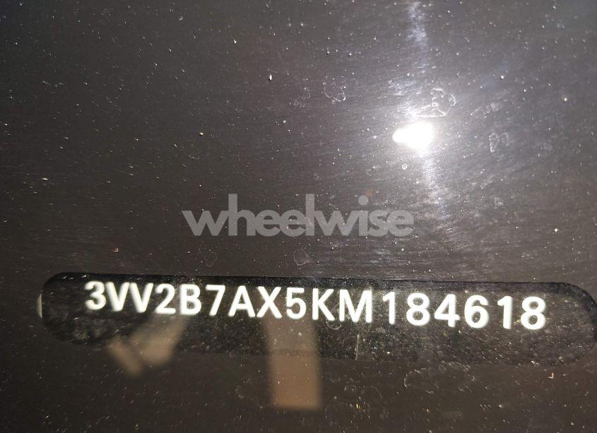 Photo 17 of 2019 Volkswagen Tiguan 2.0T SE/2.0T SEL/2.0T SEL R-LINE/2.0T SEL R-LINE BLACK (VIN 3VV2B7AX5KM184618)