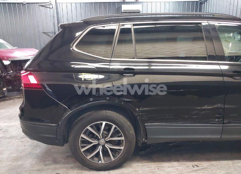 Photo 18 of 2019 Volkswagen Tiguan 2.0T SE/2.0T SEL/2.0T SEL R-LINE/2.0T SEL R-LINE BLACK (VIN 3VV2B7AX5KM184618)