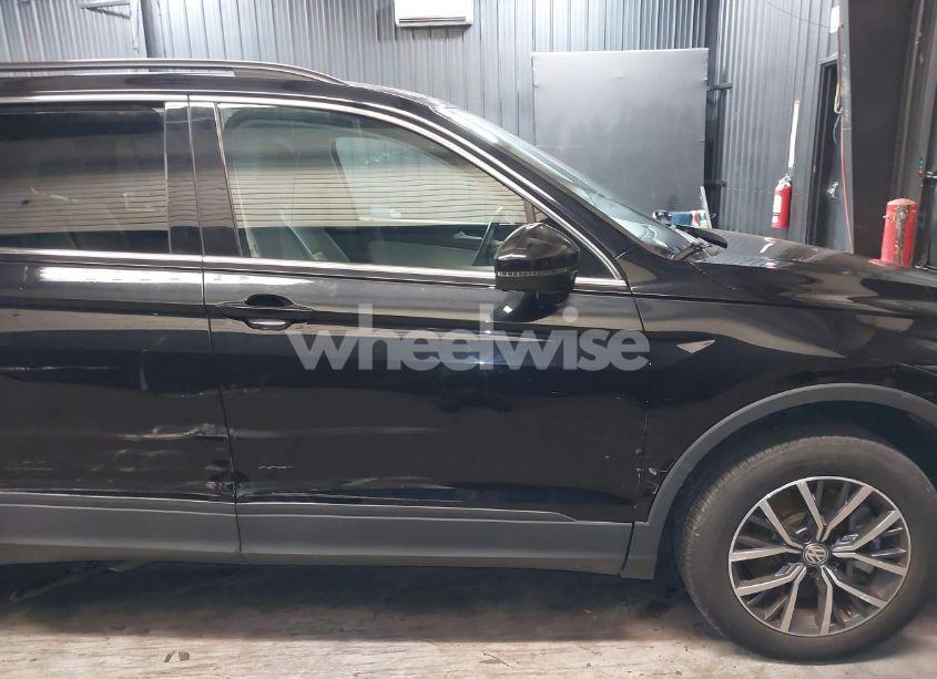 Photo 19 of 2019 Volkswagen Tiguan 2.0T SE/2.0T SEL/2.0T SEL R-LINE/2.0T SEL R-LINE BLACK (VIN 3VV2B7AX5KM184618)
