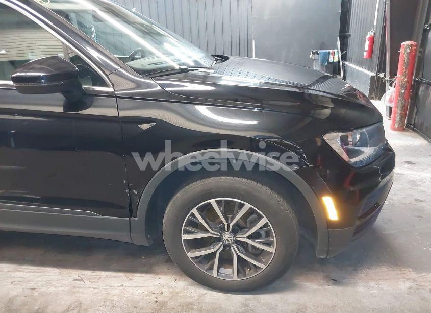 Photo 20 of 2019 Volkswagen Tiguan 2.0T SE/2.0T SEL/2.0T SEL R-LINE/2.0T SEL R-LINE BLACK (VIN 3VV2B7AX5KM184618)