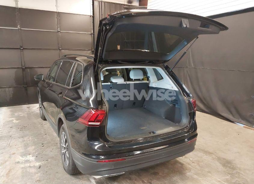 Photo 3 of 2019 Volkswagen Tiguan 2.0T SE/2.0T SEL/2.0T SEL R-LINE/2.0T SEL R-LINE BLACK (VIN 3VV2B7AX5KM184618)