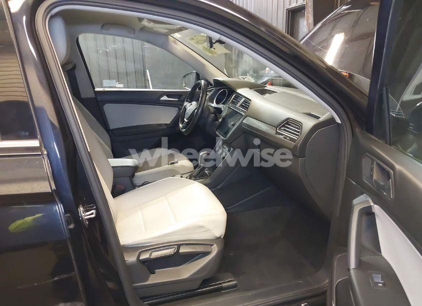 Photo 5 of 2019 Volkswagen Tiguan 2.0T SE/2.0T SEL/2.0T SEL R-LINE/2.0T SEL R-LINE BLACK (VIN 3VV2B7AX5KM184618)