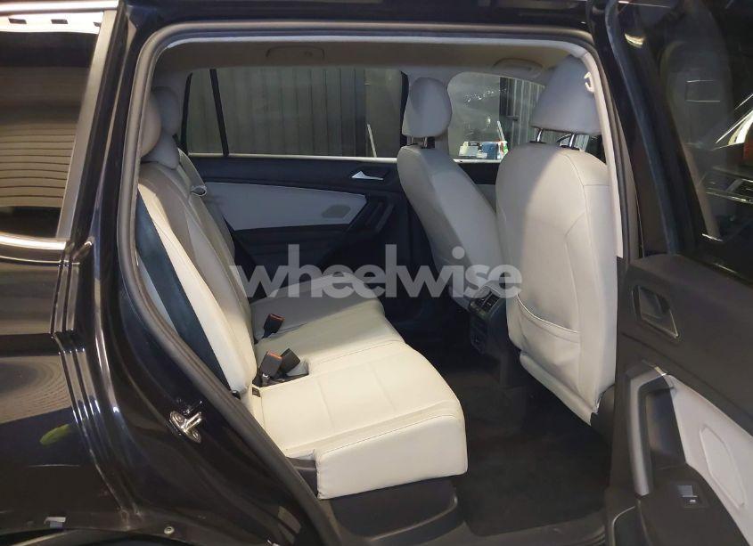 Photo 8 of 2019 Volkswagen Tiguan 2.0T SE/2.0T SEL/2.0T SEL R-LINE/2.0T SEL R-LINE BLACK (VIN 3VV2B7AX5KM184618)