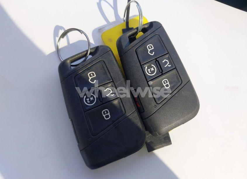 Photo 11 of 2020 Volkswagen Tiguan 2.0T SE/2.0T SE R-LINE BLACK/2.0T SEL (VIN 3VV2B7AX5LM035143)