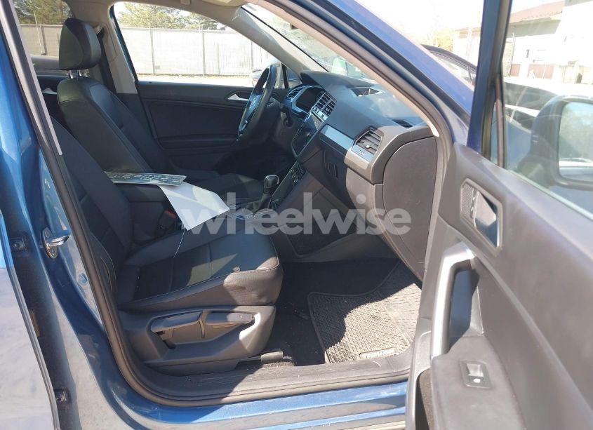 Photo 5 of 2020 Volkswagen Tiguan 2.0T SE/2.0T SE R-LINE BLACK/2.0T SEL (VIN 3VV2B7AX5LM035143)