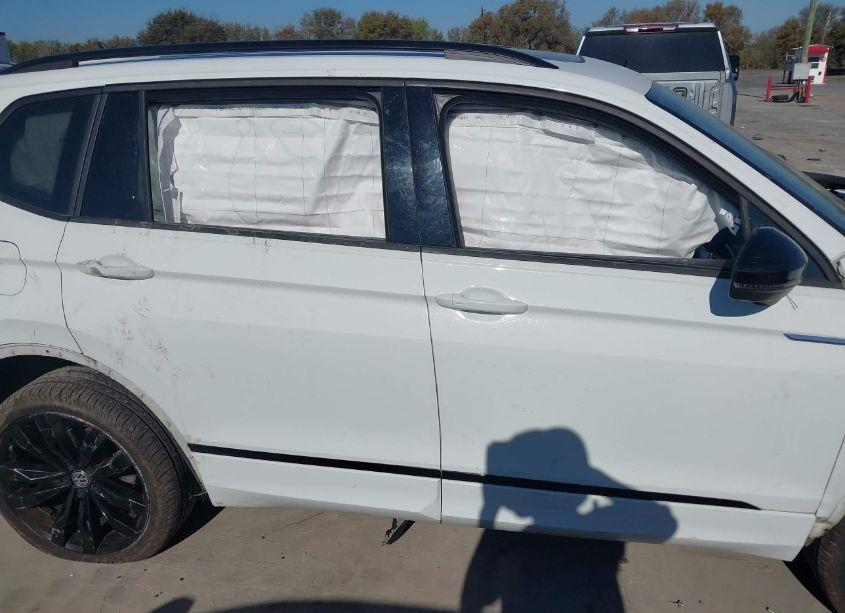 Photo 13 of 2020 Volkswagen Tiguan 2.0T SE/2.0T SE R-LINE BLACK/2.0T SEL (VIN 3VV2B7AX5LM109452)