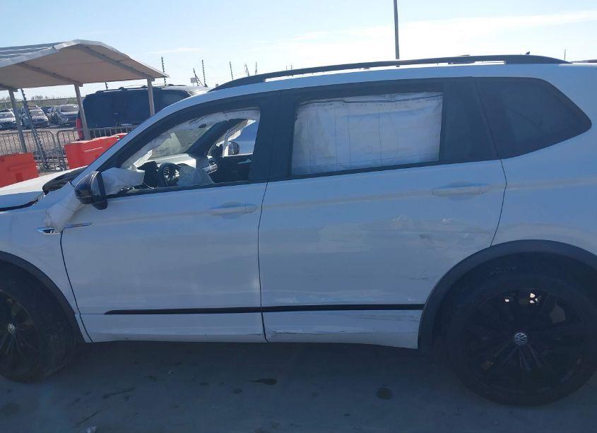 Photo 14 of 2020 Volkswagen Tiguan 2.0T SE/2.0T SE R-LINE BLACK/2.0T SEL (VIN 3VV2B7AX5LM109452)